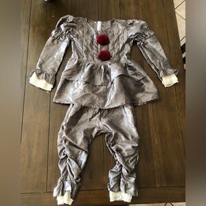 “IT” Clown Inspired 2 Piece Set Costume 
Size Large In Kids
Great For Halloween